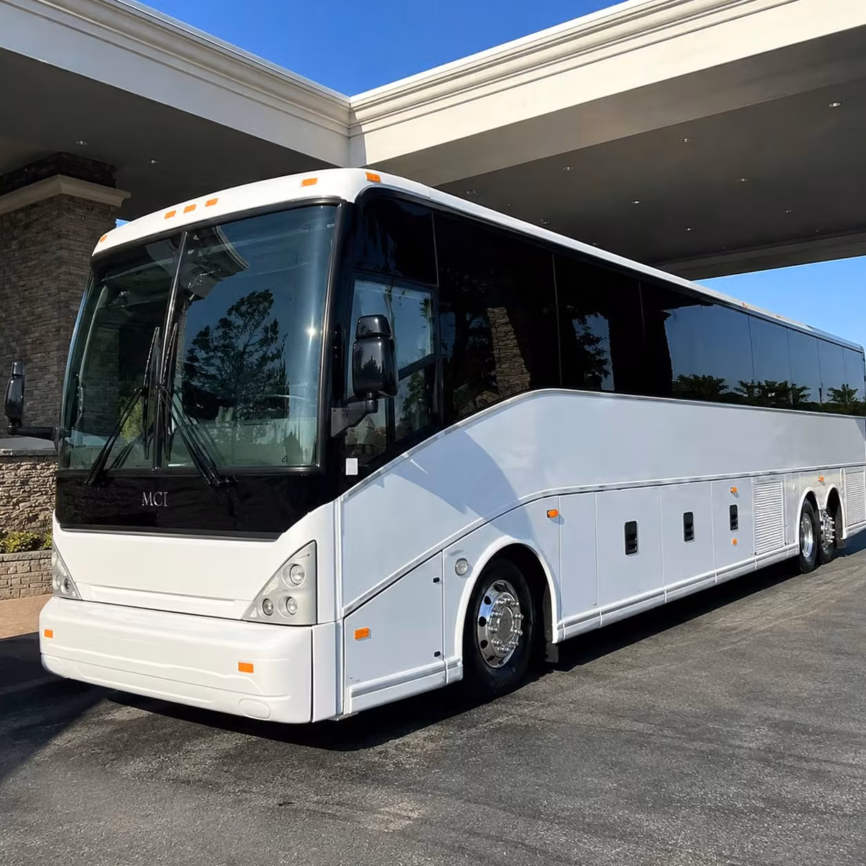 forget the rideshare juggle nashville group airport transportation is easier than you think