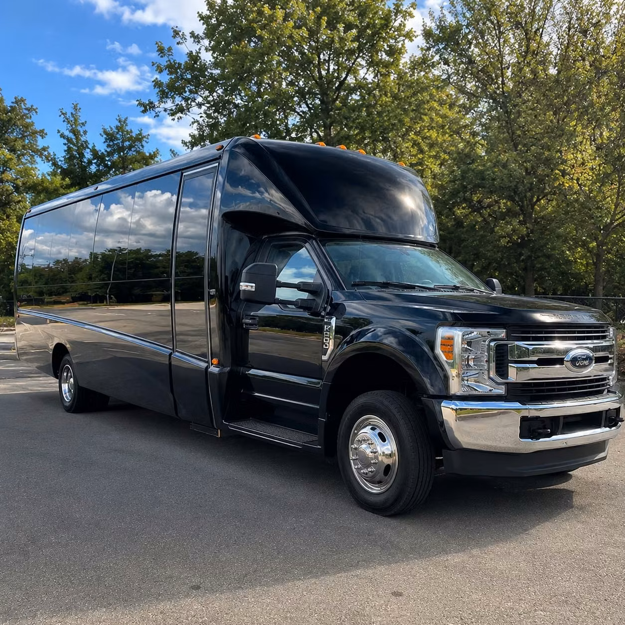 nashville prom minibus rentals perfect for smaller groups