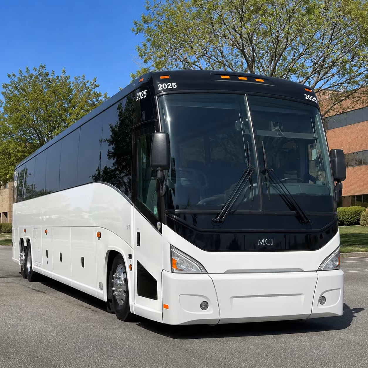 ryman auditorium and lower broadway concert shuttle service